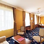埃格尔及帕克酒店 埃格尔
