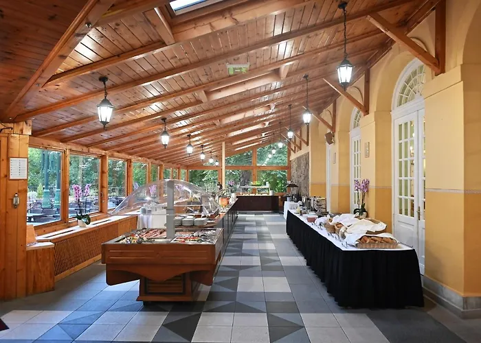 & Park Szálloda Eger